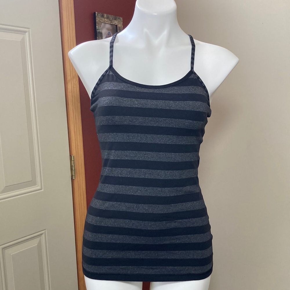 💙Lululemon Power Y Tank Top